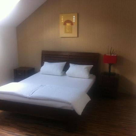 Central Apartman Sopron מראה חיצוני תמונה
