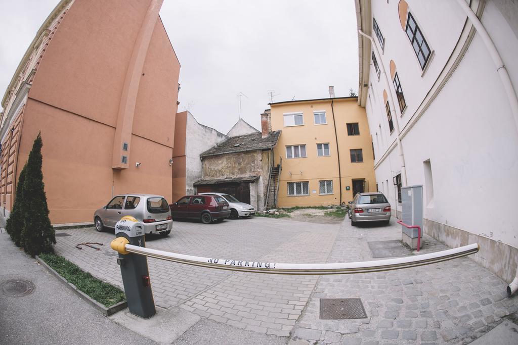 Central Apartman Sopron מראה חיצוני תמונה